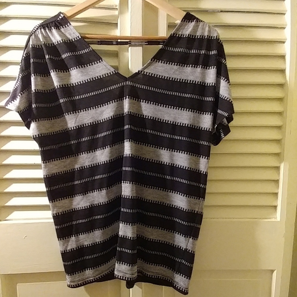 Old Navy T Shirt